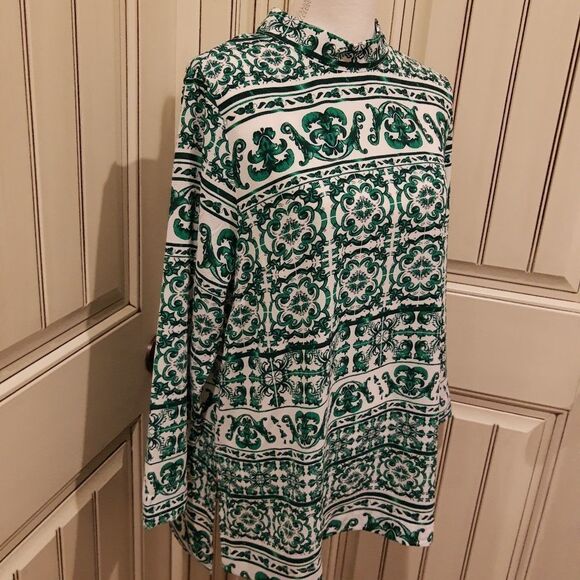 H&M Blouse Size 14 Long Sleeve Flowy Green and White Print Longer Top - Picture 2 of 8